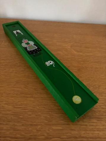 Boîte pour aiguilles à tricoter beschikbaar voor biedingen