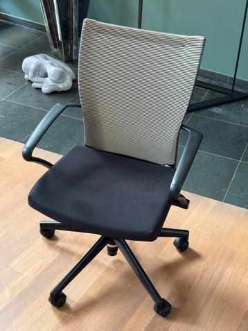 Haworth Comforto DX9989 Bureaustoel beschikbaar voor biedingen