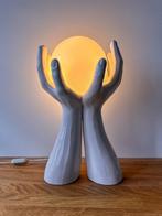 vintage lamp handen houden lichtbol vast, Ophalen, Overige materialen, Minder dan 50 cm, Vintage design keramiek