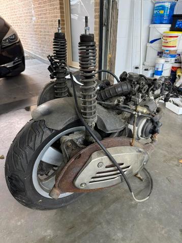 Vespa GTS 125cc motorblok Carburator model, Enlèvement