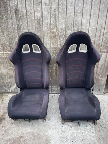 Kuipstoelen, sportzetels auto beschikbaar voor biedingen