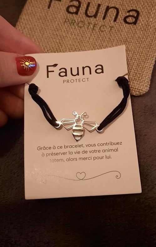 Verzilverde bijentotemarmband (FAUNA PROTECT), Handtassen en Accessoires, Armbanden, Nieuw, Zilver, Zilver, Ophalen of Verzenden