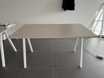 TROTTEN desk by IKEA (beige/white, size 140  80 cm) beschikbaar voor biedingen