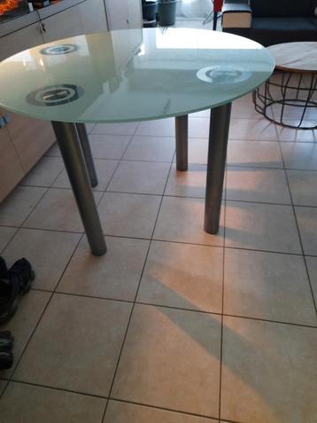 Glas eettafel 1,2m breedt  beschikbaar voor biedingen