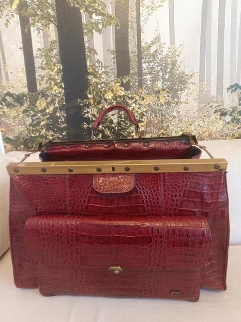 VINTAGE DAMES REISTAS IN CROCO-LEDER, Bijoux, Sacs & Beauté, Sacs | Sacs Femme, Utilisé, Autres types, Rouge, Enlèvement