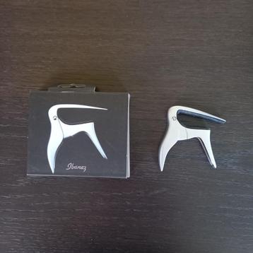 Ukelele capo te koop beschikbaar voor biedingen