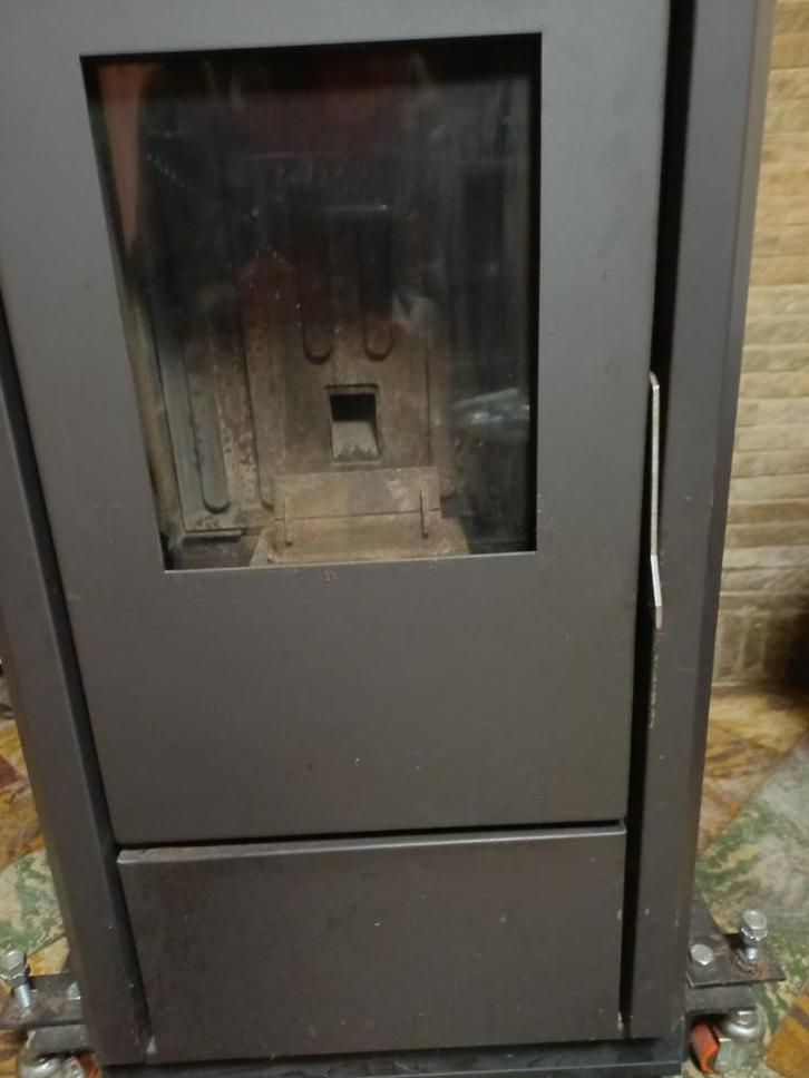 Pelletkachel Vittoria 8kw, 2 stuks 2020 - 2022, Huis en Inrichting, Kachels, Zo goed als nieuw, Vrijstaand, Pelletkachel, Ophalen