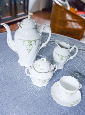 Koffieservies antiek beschikbaar voor biedingen