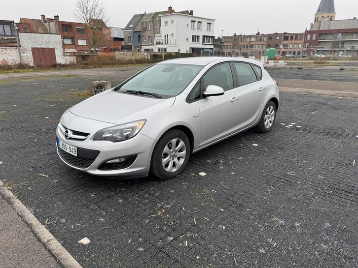 Opel Astra 1.4 benzine 79800km, Auto's, Opel, Particulier, Astra, ABS, Airbags, Airconditioning, Bluetooth, Boordcomputer, Centrale vergrendeling