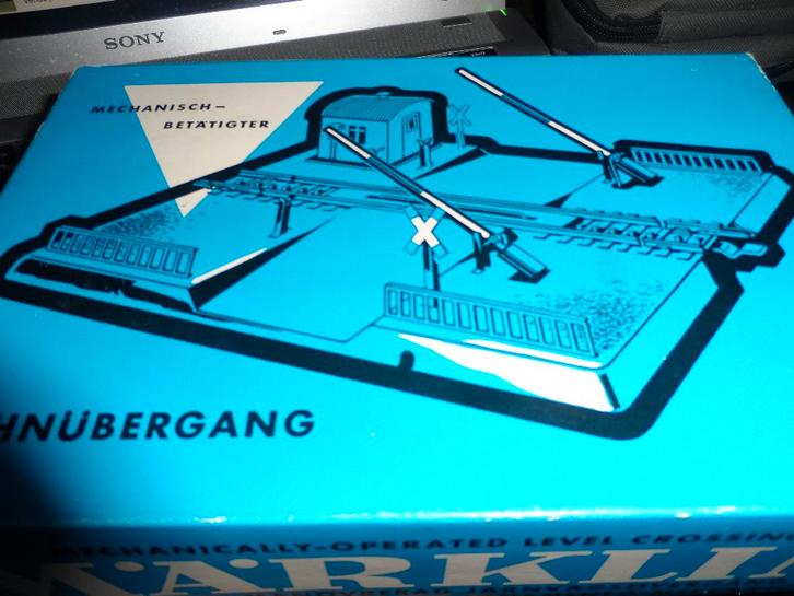 MARKLIN Passage à niveau - en boite d'origine...comme NEUF.., Hobby en Vrije tijd, Modeltreinen | H0, Zo goed als nieuw, Overige typen