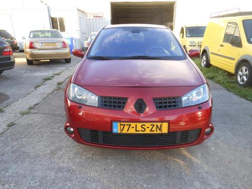 Renault Megane 2.0-16V Privilège Luxe, Auto's, Renault, Mégane, ABS, Airbags, Alarm, Boordcomputer, Centrale vergrendeling, Climate control