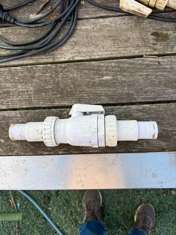 Afsluitklep voor zwembad of vijver beschikbaar voor biedingen