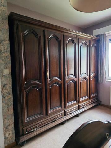 Complete klassieke slaapkamer te koop  beschikbaar voor biedingen