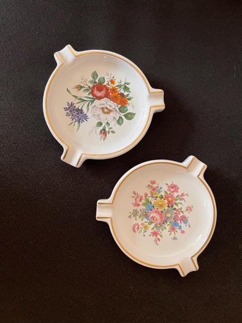 Duo bols en porcelaine de Bruxelles fleurs vintage, Antiquités & Art, Antiquités | Porcelaine, Enlèvement ou Envoi