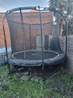 Trampoline Salta, Ophalen