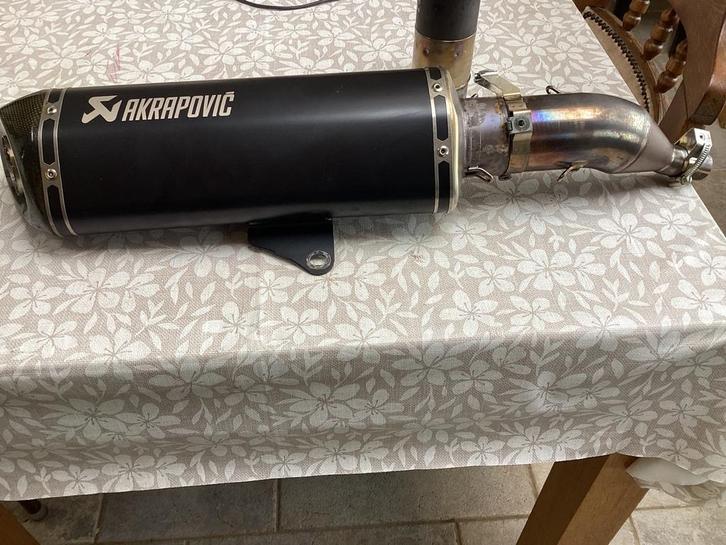 Pot d'échappement Akrapovic d'origine Honda Forza 350, Motos, Pièces | Honda, Enlèvement