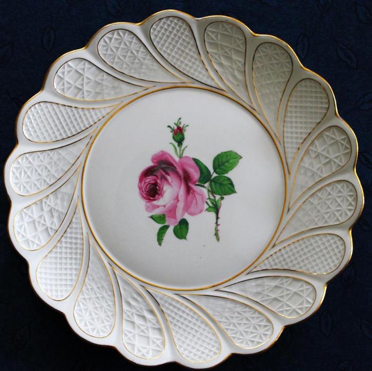 Porseleinen bord Art Deco ~~ Meissen ~~.Diameter ca.28,5cm., Antiek en Kunst, Antiek | Keramiek en Aardewerk, Ophalen of Verzenden