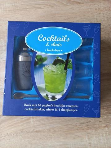 Cocktails & shots (boek-box)