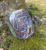 Pokémon Giratina Tin, Hobby en Vrije tijd, Verzamelkaartspellen | Pokémon, Ophalen of Verzenden, Nieuw
