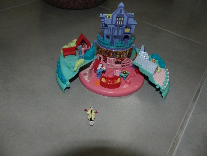 Polly Pocket Cottage Les 101 Dalmatiens Disney 1996, Enfants & Bébés, Jouets | Poupées, Utilisé, Autres types, Enlèvement ou Envoi