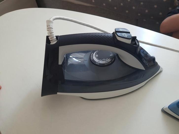 Philips Stoomstrijkijzer, Elektronische apparatuur, Strijkijzers en Strijkplanken, Zo goed als nieuw, Ophalen of Verzenden