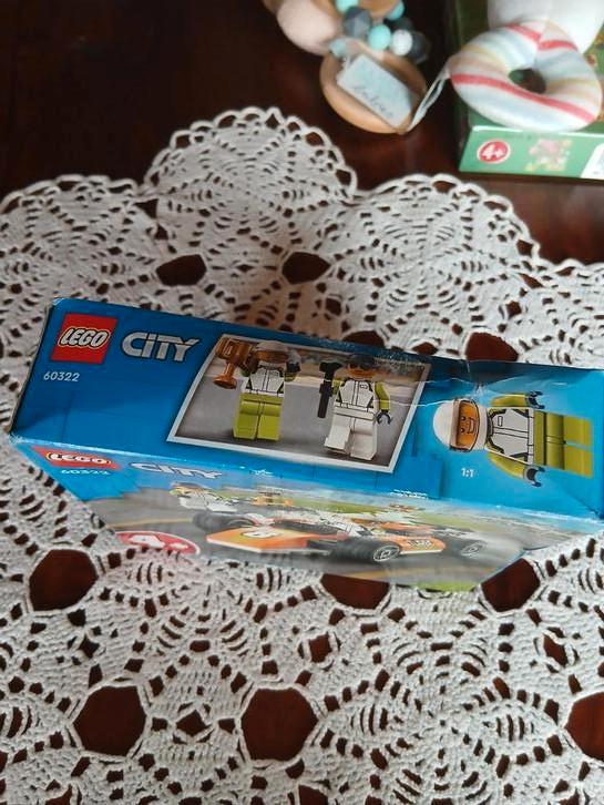 lego city racewagen(60322)nieuw in doos geschikt ongeveer 4, Kinderen en Baby's, Speelgoed | Duplo en Lego, Nieuw, Lego, Ophalen of Verzenden