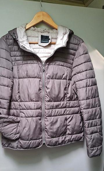 Jas Only beschikbaar voor biedingen