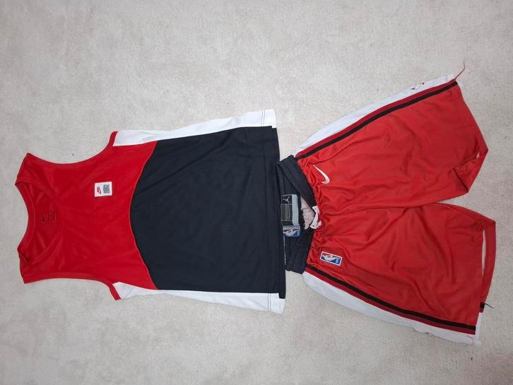 Basketbalshirt, Sport en Fitness, Basketbal, Zo goed als nieuw, Ophalen