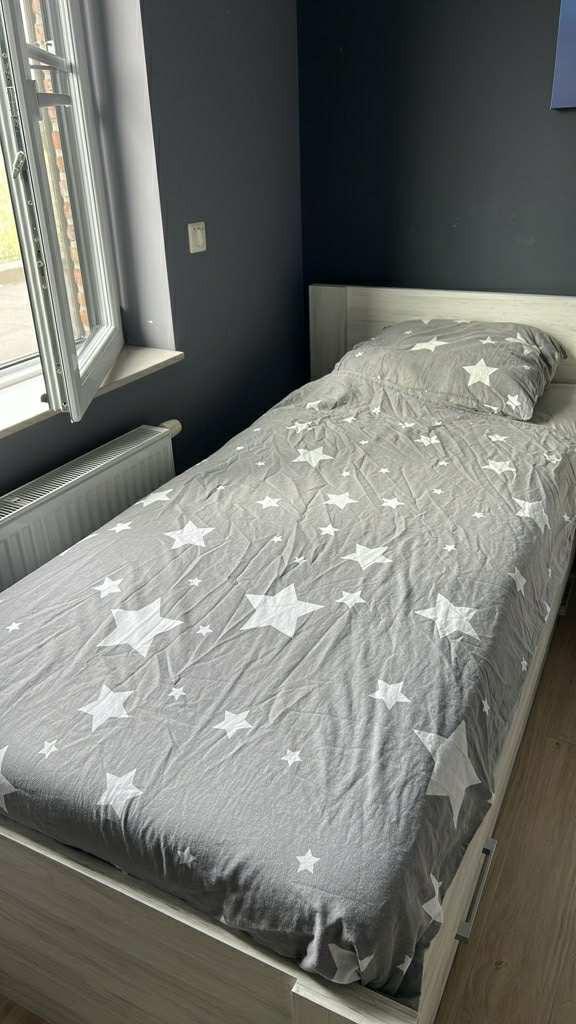 Eenpersoonsbed met opbergschuif, Huis en Inrichting, Slaapkamer | Bedden, Zo goed als nieuw, Eenpersoons, 90 cm, 200 cm, Hout