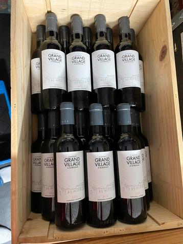 21 flesjes (37,5cl) Grand Village à Bordeaux 2015 beschikbaar voor biedingen