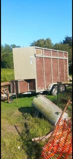 Paarden aannhanger dichte aannhanger, Ophalen