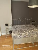 Ijzeren bedframe met 2 nachttafeltjes, Huis en Inrichting, Ophalen, Gebruikt