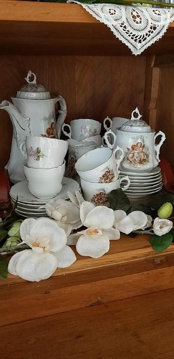 Zeer oud koffieservies. beschikbaar voor biedingen