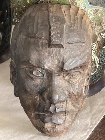 Dodenmasker beschikbaar voor biedingen