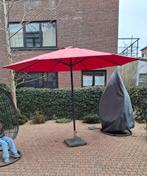 2x Rode tuinparasol met zwengel + granieten voet + beschermh, Tuin en Terras, Ophalen