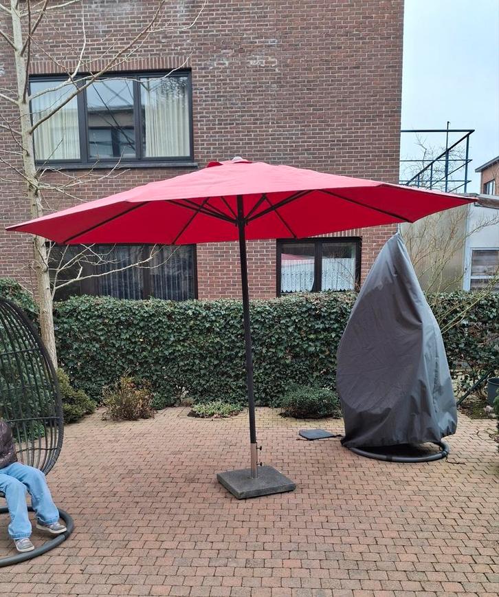 2x Rode tuinparasol met zwengel + granieten voet + beschermh, Tuin en Terras, Parasols, Ophalen