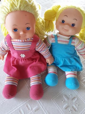 2 knuffelpopjes beschikbaar voor biedingen
