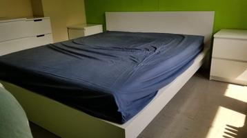Bed wit + lattenbodems voor matras van 160x200cm excl matras beschikbaar voor biedingen