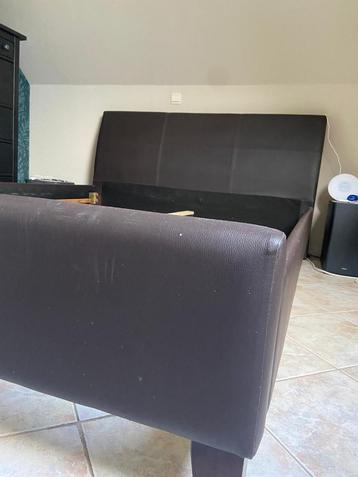 Bed  beschikbaar voor biedingen