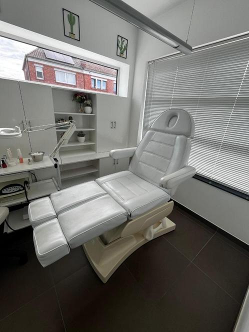 Schoonheidsspecialist stoel, Sport en Fitness, Massageproducten, Gebruikt, Massagetafel, Ophalen
