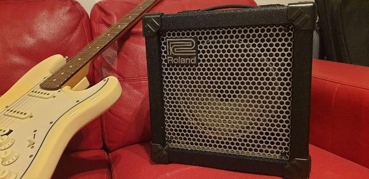 Guitar amplifire ROLAND CUBE 15, Muziek en Instrumenten, Versterkers | Bas en Gitaar, Ophalen