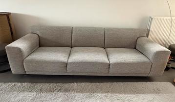 3 zit zetel beschikbaar voor biedingen