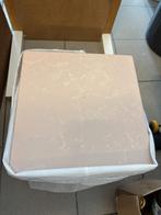 3 kubusvormige stoelen (1 in metaal en 2 andere materialen), Ophalen, Gebruikt