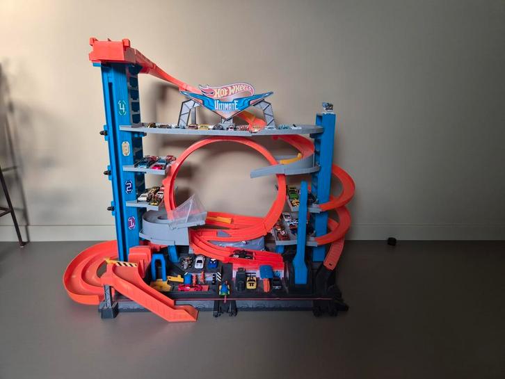Hot Wheels City Ultimate Garage met haaienaanval, Kinderen en Baby's, Speelgoed | Racebanen, Zo goed als nieuw, Hot Wheels, Ophalen