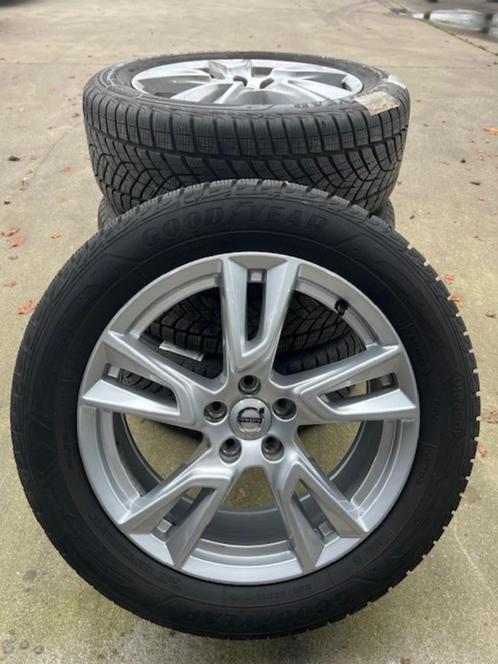 Originele Volvo Winterset 235/55 R18, Autos : Pièces & Accessoires, Pneus & Jantes, Pneus et Jantes, Pneus hiver, 18 pouces, 235 mm