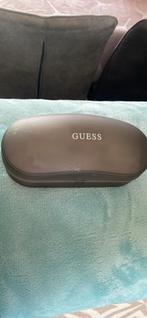 Roze guess zonnebril, Handtassen en Accessoires, Zonnebrillen en Brillen | Dames, Ophalen, Zo goed als nieuw