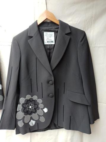 damespakje van Moschino beschikbaar voor biedingen