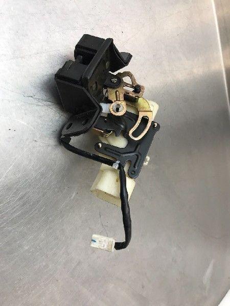 SLOTVANGER ACHTERKLEP Mazda 323 Fastbreak (BJ14), Auto-onderdelen, Carrosserie, Mazda, Gebruikt