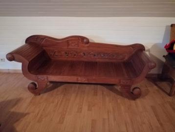 Houten cleopatrabank, Collections, Enlèvement
