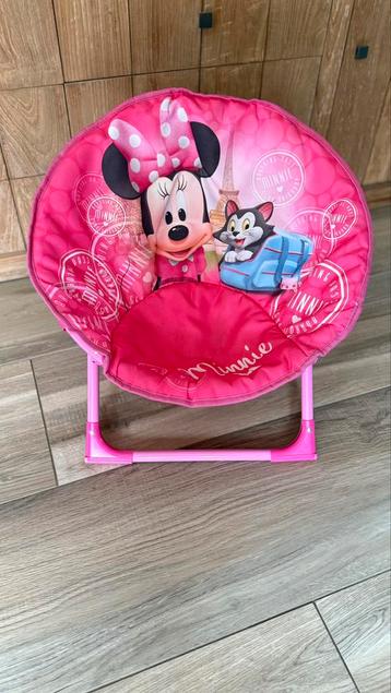 Mini mouse stoel beschikbaar voor biedingen